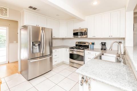 433 W H St, Dixon, CA 95620 photo 3