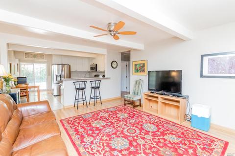 433 W H St, Dixon, CA 95620 photo 2