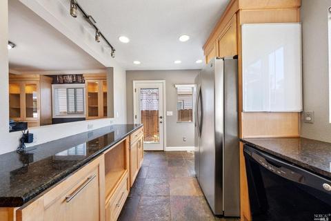 114 Lois Ln, Vallejo, CA 94590 photo 8