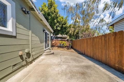 114 Lois Ln, Vallejo, CA 94590 photo 23