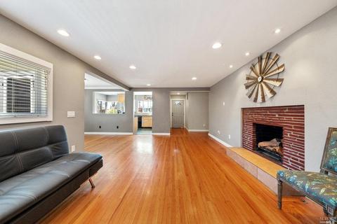 114 Lois Ln, Vallejo, CA 94590 photo 4