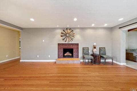 114 Lois Ln, Vallejo, CA 94590 photo 5