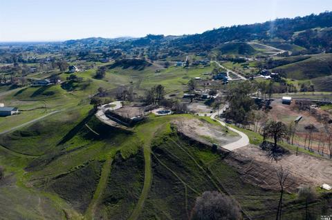 7932 Spencer Ln, Vacaville, CA 95688