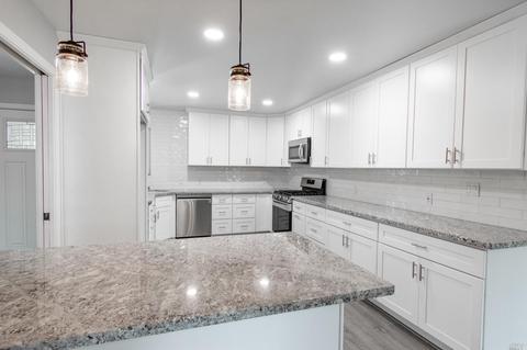 870 W A St, Dixon, CA 95620 photo 3