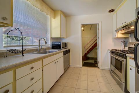 554 Russell St, Vallejo, CA 94591 photo 20