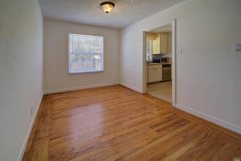 554 Russell St, Vallejo, CA 94591 photo 12