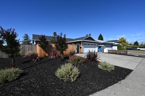 726 Ely Blvd S, Petaluma, CA 94954 photo 1