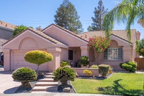 832 Derry Cir, Vacaville, CA 95688 photo 2