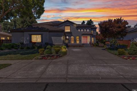 747 Pavilion Dr, Fairfield, CA 94534 photo 2