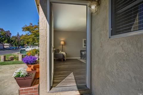 143 Fairview Dr, Vacaville, CA 95687 photo 3