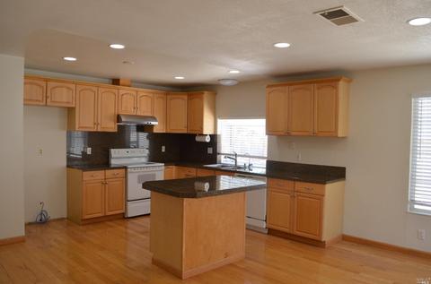 415 Larkin Dr, Benicia, CA 94510 photo 2