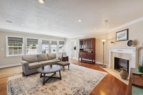 645 Washington St, Vallejo, CA 94590 photo 9