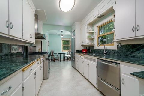 890 N Oak St, Ukiah, CA 95482 photo 9
