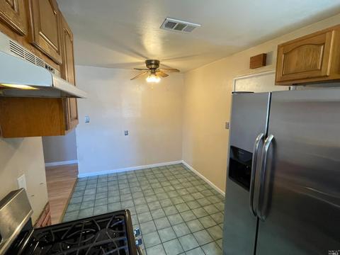 2827 Webb St, Vallejo, CA 94591 photo 6