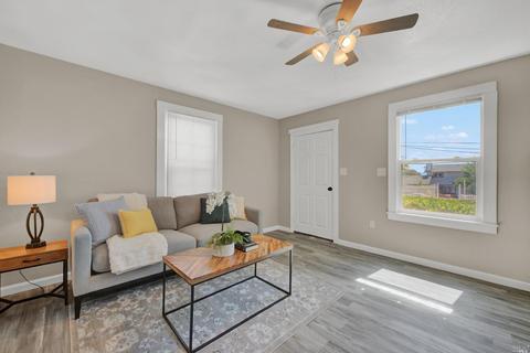 104 Baxter St, Vallejo, CA 94590 photo 2