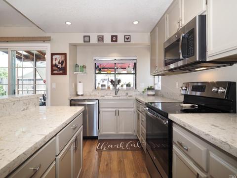110 Greenbrook Ct, Windsor, CA 95492 photo 9