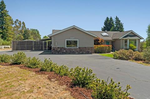2207 Schaeffer Rd, Sebastopol, CA 95472 photo 3
