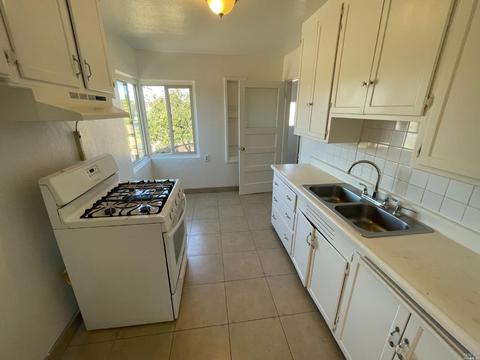 124 Laurel St, Vallejo, CA 94591 photo 5