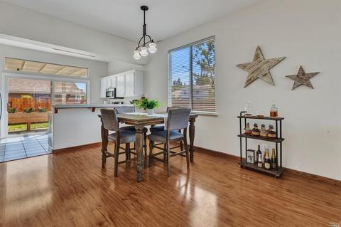 536 Edenderry Dr, Vacaville, CA 95688 photo 5