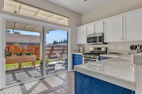 536 Edenderry Dr, Vacaville, CA 95688 photo 7