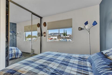 643 Oakbrook Dr, Fairfield, CA 94534 photo 27