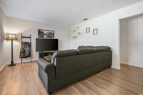 191 E Deodara St, Vacaville, CA 95688 photo 9