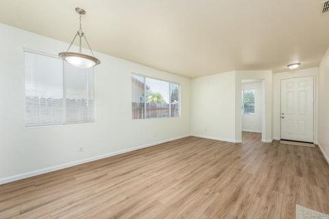 930 Summerbreeze Ct, Vacaville, CA 95687 photo 5