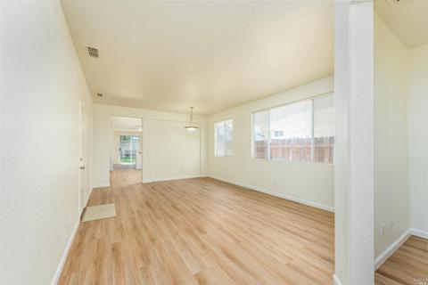 930 Summerbreeze Ct, Vacaville, CA 95687 photo 6