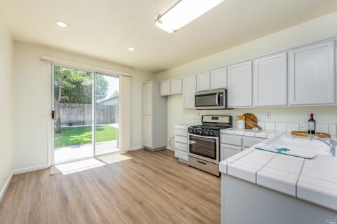 930 Summerbreeze Ct, Vacaville, CA 95687 photo 10