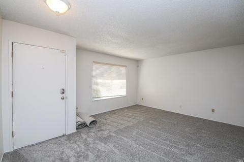 197 Diamond Ct, Fairfield, CA 94533 photo 3