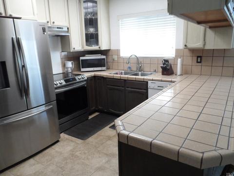 407 E Alaska Ave, Fairfield, CA 94533 photo 7