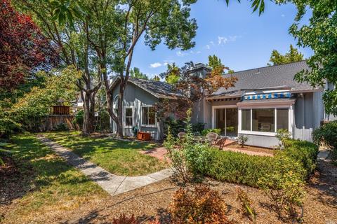 328 Windflower Ct, Windsor, CA 95492 photo 2