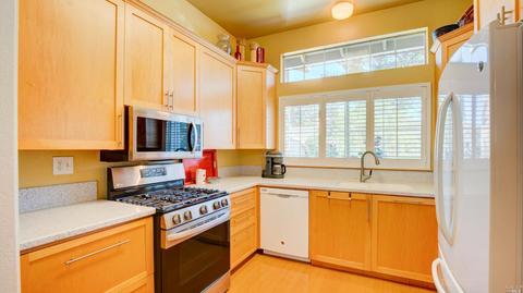 2759 Parkview Ter, Fairfield, CA 94534 photo 9