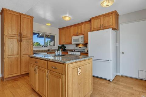 1543 Granada St, Vallejo, CA 94591 photo 4
