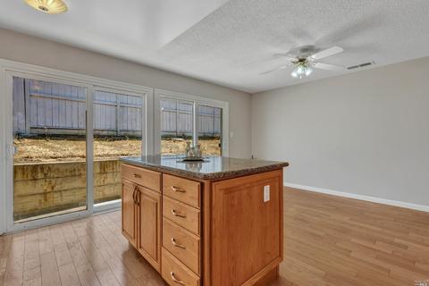 1543 Granada St, Vallejo, CA 94591 photo 7