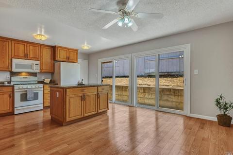 1543 Granada St, Vallejo, CA 94591 photo 3