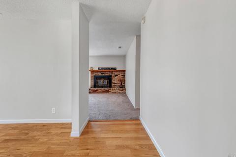 1543 Granada St, Vallejo, CA 94591 photo 2