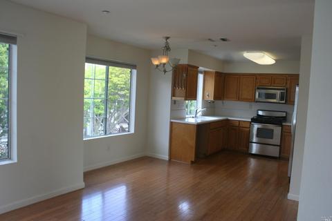 448 E St, Benicia, CA 94510 photo 4