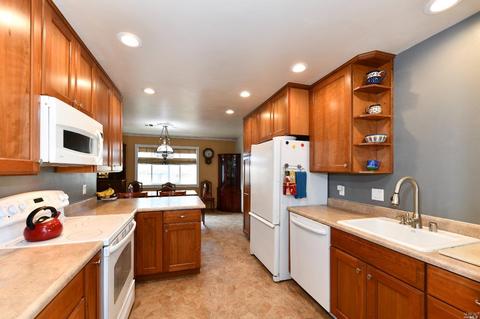 729 Tobin Dr, Vallejo, CA 94589 photo 3