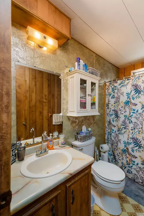 927 N Oak St, Ukiah, CA 95482 photo 7