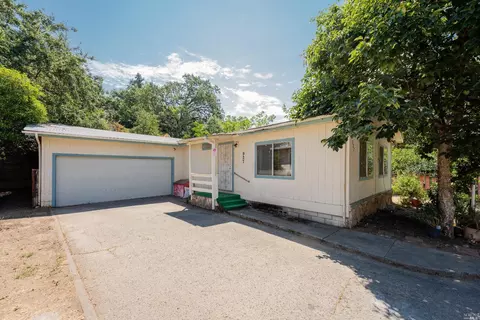 927 N Oak St, Ukiah, CA 95482