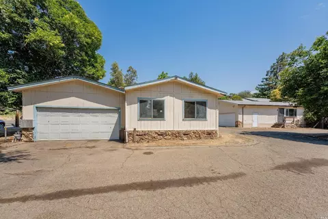 917 N Oak St, Ukiah, CA 95482 photo 3