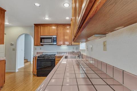 7 Cliff Walk Dr, Vallejo, CA 94591 photo 16