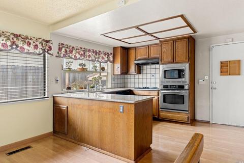 167 Prestwick Ct, Vallejo, CA 94591 photo 2