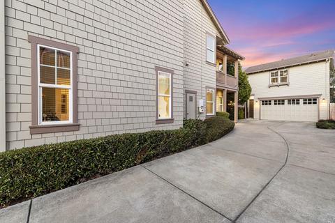 481 Hawk Dr, Petaluma, CA 94954 photo 2