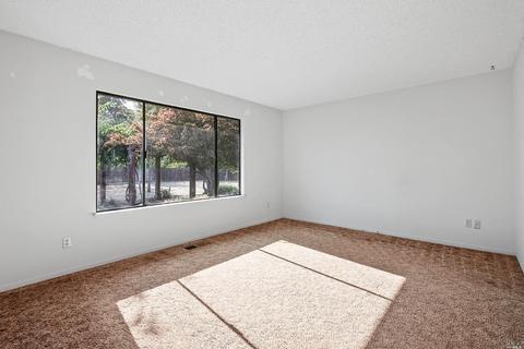 9844 Keith Ct, Windsor, CA 95492 photo 7