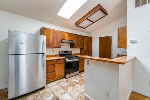 521 Capps Ln, Ukiah, CA 95482 photo 4