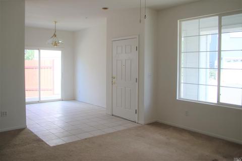 328 Vazquez Ct, Dixon, CA 95620 photo 10