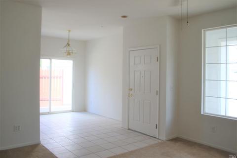 328 Vazquez Ct, Dixon, CA 95620 photo 11