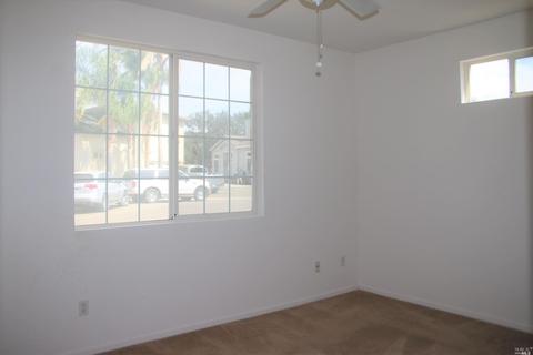 328 Vazquez Ct, Dixon, CA 95620 photo 12